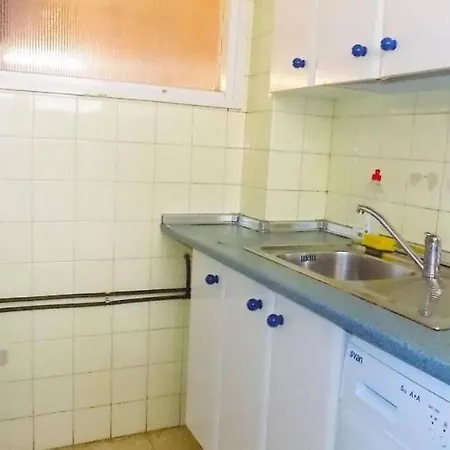 Apartsalou Malvinas * סאלו
